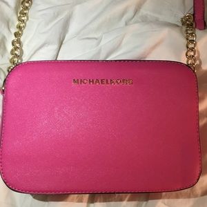 Michael Korda jetset crossbody